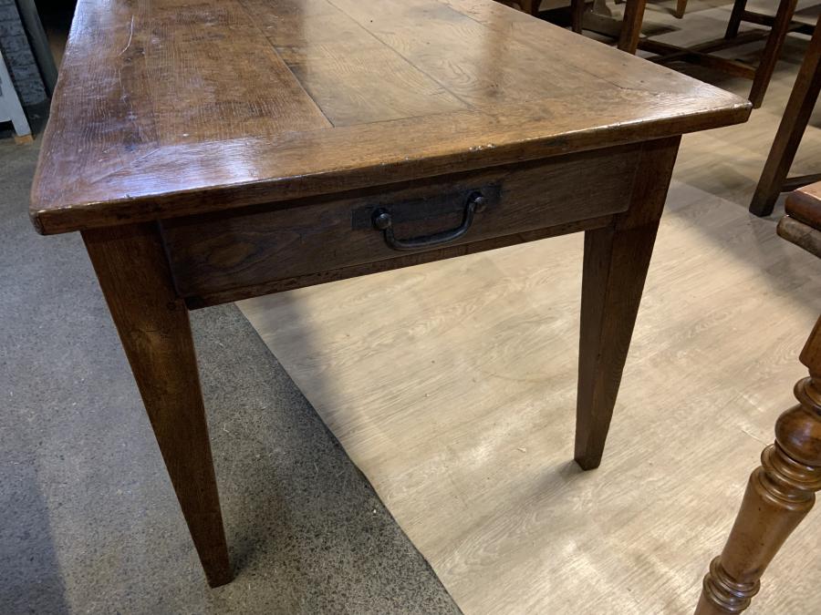 AntiqueTables1's tweet photo. 19th Century Oak Dining Table with two drawers and a three plank framed top. Circa 1800 with beautiful tapered legs. Very sturdy table.
https://t.co/MIDYVfwjDC
#oakdiningtable #diningtable #antiqueoaktable #antique #furniture https://t.co/jyCukZJGeg