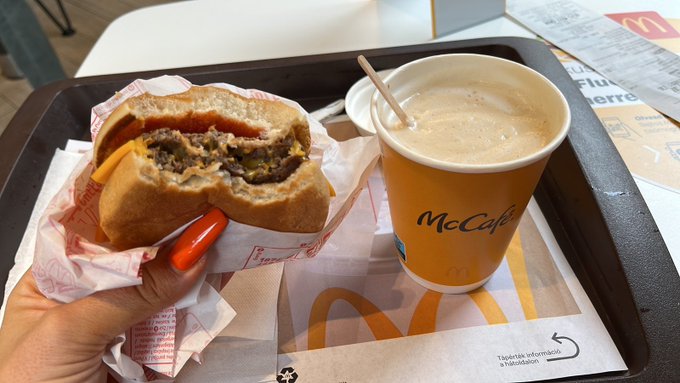 Go Praha! I said goodbye to my cat but I'll come to her tomorrow! 🥰 #praha  @brillbabesxxx https://t<a href="/tag/praha"class="tags"><span>#praha</span></a>