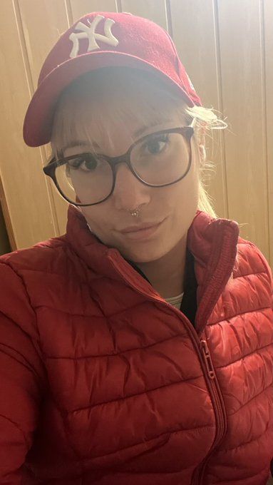 Go Praha! I said goodbye to my cat but I'll come to her tomorrow! 🥰 #praha  @brillbabesxxx https://t<a href="/tag/praha"class="tags"><span>#praha</span></a>