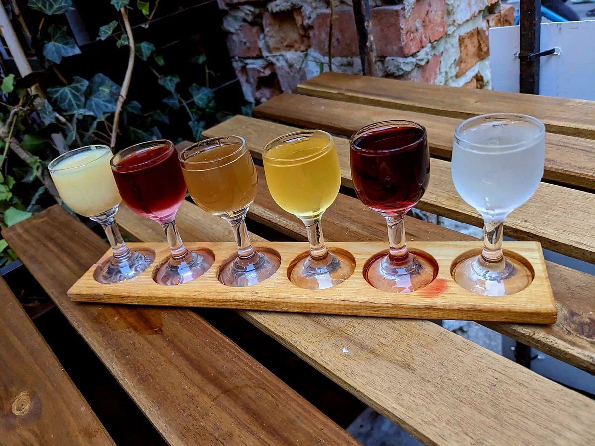 Parrain_Invest's tweet photo. Dernier jour d'un week-end prolongé à Cracovie 🇵🇱
C'est beau, c'est propre et c'est abordable 😁 
Les pays de l'est sont trop sous-côtés https://t.co/c1TjsYH1JL