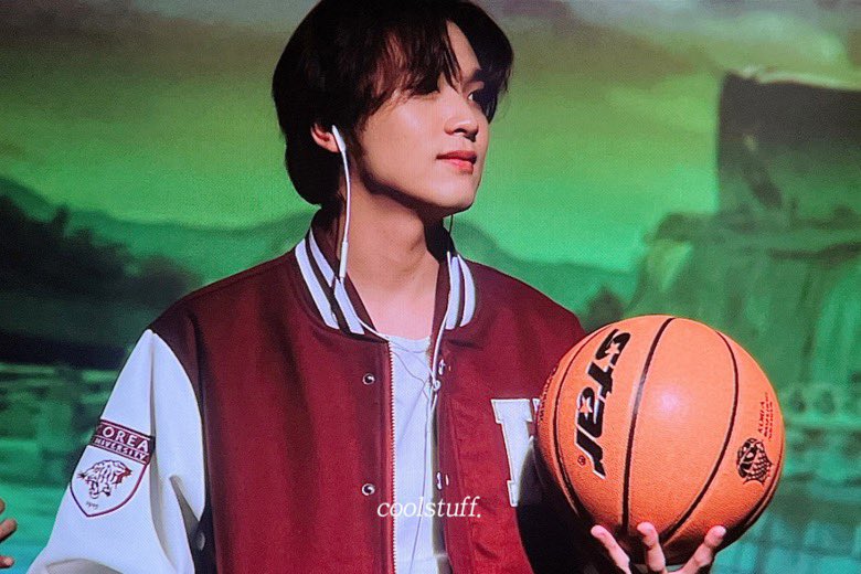 ๐๐ค๐ค๐ก๐จ๐ฉ๐ช๐๐. tweet media