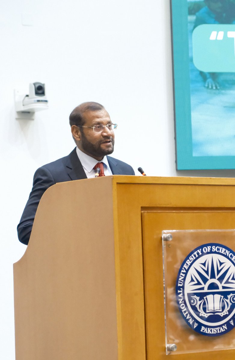 ndmapk's tweet photo. 2. Chief Guest of the first session was Former Air Chief Marshal Sohail Amman NI(M), who appreciated the efforts of NDMA and its partners in enhancing the resilience of the nation in face of disasters.
#DisasterResilientPakistan #ndmapk #DRR https://t.co/JomBsoFSoJ