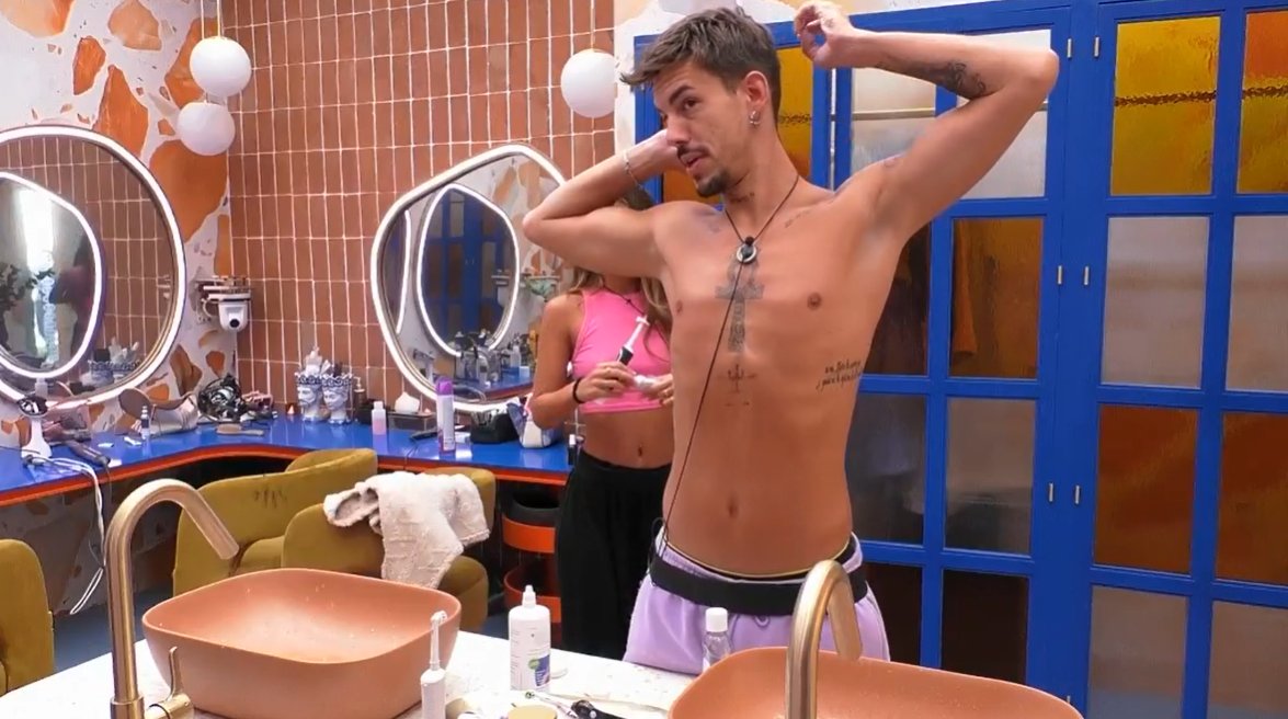 ghoficial's tweet image. Pilar: "Cómo me duele la garganta"
Luitingo: "Claro, cariño, si es que quién juega con fuego se quema"

#GHVIPDBT4 #GHVIP9O

🔴 mitele.es/directo/gh-vip…
