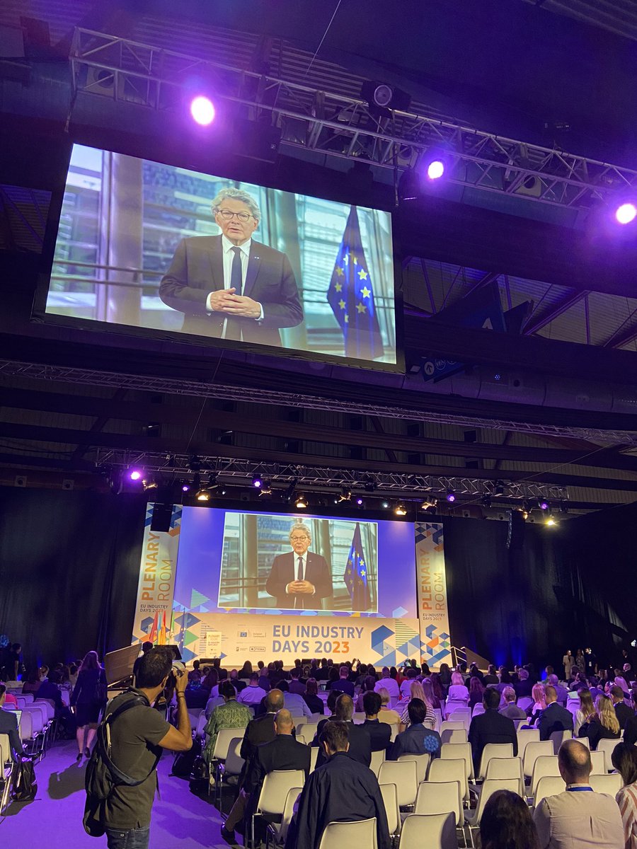 Clusters of Sweden tweet media