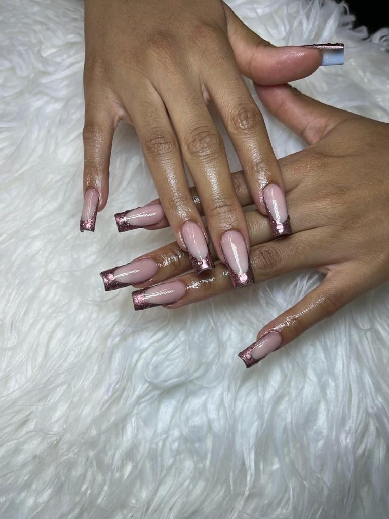 ObedienceSwirri's tweet photo. Nailsbyobi, please like and retweet. Am based at 28 biccard street braamfontein directly opposite Pedros upstairs shop 14. Please call/WhatsApp me on 0630130125 for appointment. #GirlsTalkZa #GirlTalkZA #braamnails #nails #GirlsTalkZa https://t.co/3uSmo943Lu