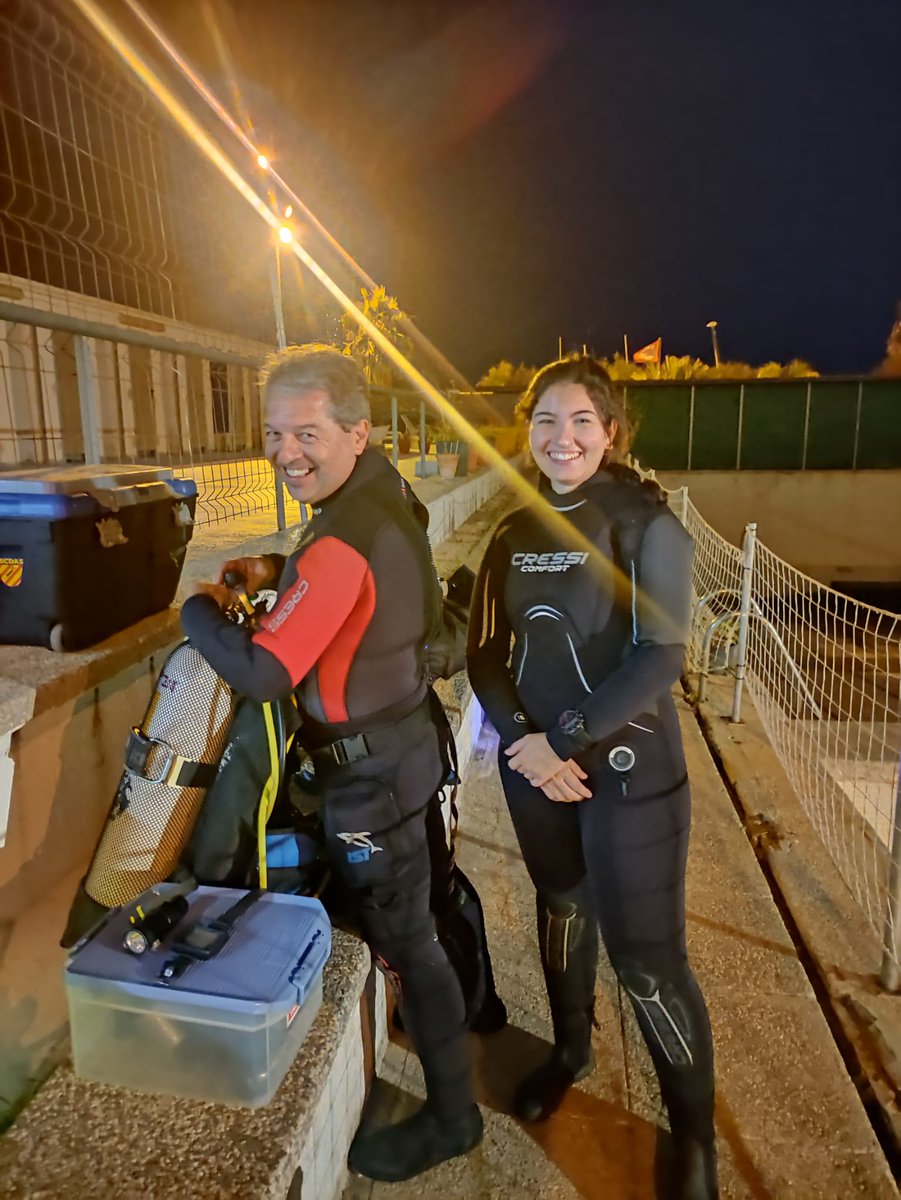 sasbabdn's tweet photo. El divendres passat al #sasbabdn van disfrutar d'una immersió nocturna 🌕🔦🫧 sota el Pont del Petroli
#Badalona #busseig #nocturn https://t.co/sm8K1MyiTc