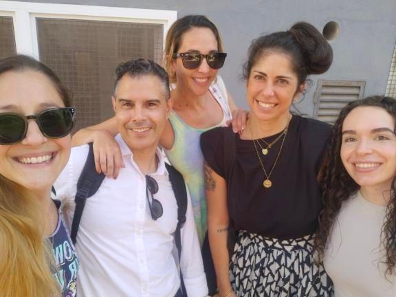 ¡Primera actividad! ✅

El Traducafé 2023 fue todo un éxito. 🥳 
Pudimos compartir un ratito muy agradable con <a href="/lauratraduccion/">Laura's on the vigilante shit again 💜♀️🏳️‍🌈🇮🇨</a>, <a href="/m_martinmedina/">María Martín Medina</a>, <a href="/tenesorrp/">Tenesor RguezPerdomo</a>, <a href="/traduadiccion/">Traduadicción</a> y <a href="/BananaDaura/">Daura Banana Hamock</a>.
Mil gracias a todas por venir y nos vemos en la próxima. 😉❤️