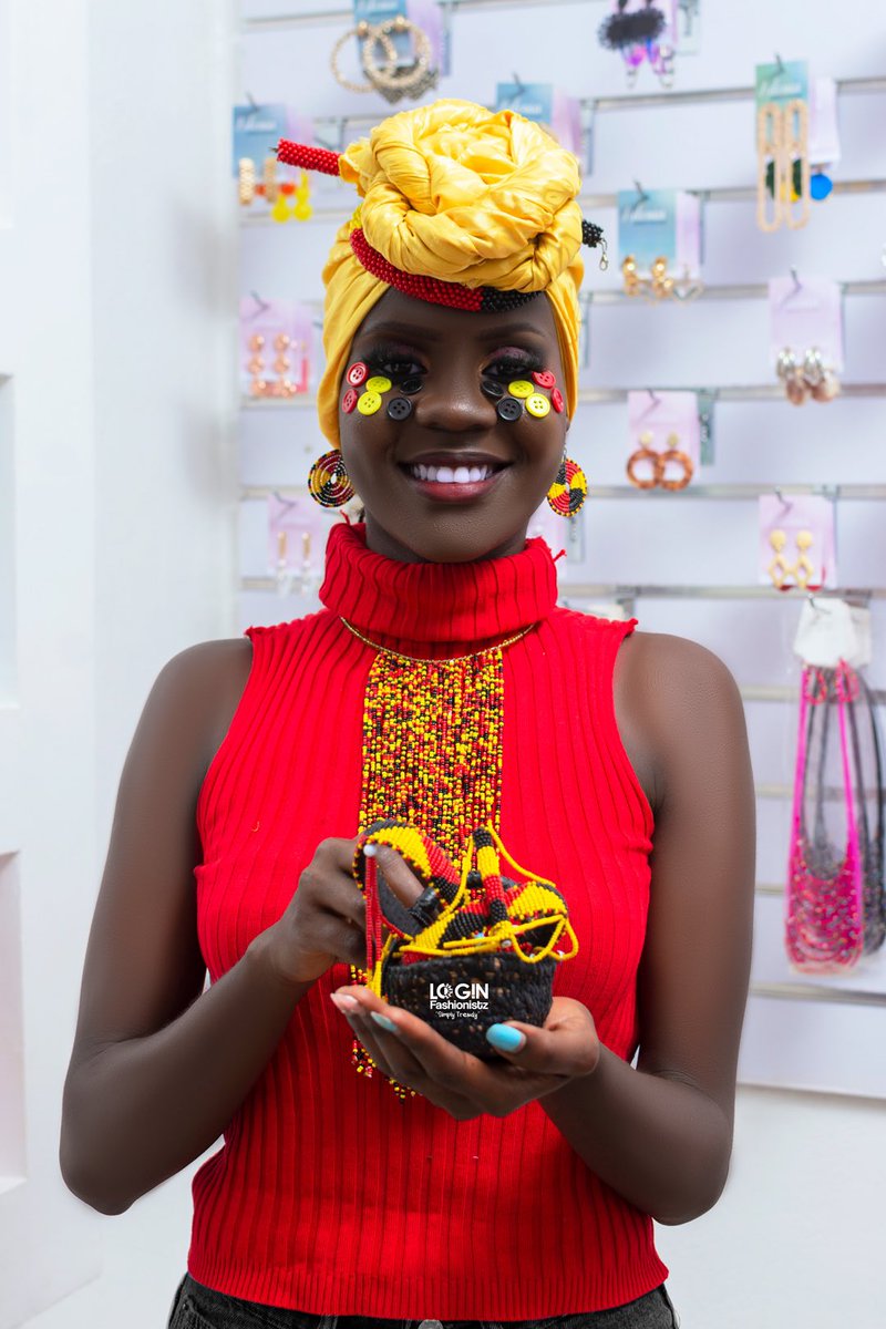AdoniaMakeup's tweet photo. May the spirit of independence bring positivity and progress to our country,happy independence Uganda.  Makeup by me @Beckie_Adonia69 
Shot by @bamboogallery.co.ug  Dressed by: @loginfashionistz 
Muse: @asani_angella  #freedom #independenceday #uganda #liberty #creativity https://t.co/s3nLZNCC4O