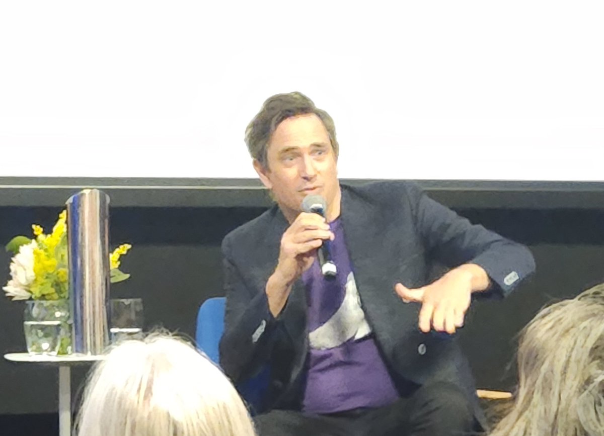 When I turned up tonight to hear <a href="/TrentDalton/">Trent Dalton</a> talk about his new book Lola in the Mirror, I didn't expect it would end with him conducting an audience sing along of All You Need is Love... but that's what happened! Fantastic evening and I can't wait to read the book!