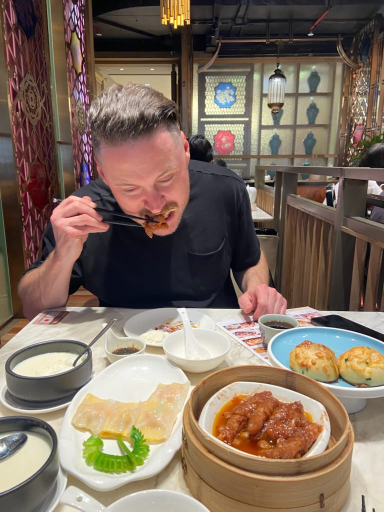 ghettotec's tweet photo. Chicken feet. https://t.co/BBytGAtaYc