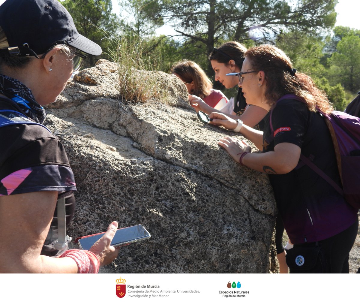 MonteArabiMN's tweet photo. Este fin de semana, la asociación #CoMiKa de Madrid ha celebrado el #InternationalGeodiversityDay con el #ServicioDeInformación de #MonteArabíMN una ruta ‘rocambolesca’ aprendiendo del fascinante mundo de la #Geología ⛰️
¡Gracias por celebrarlo con nosotros!
#Geodiversidad https://t.co/LhLe3GbSpG