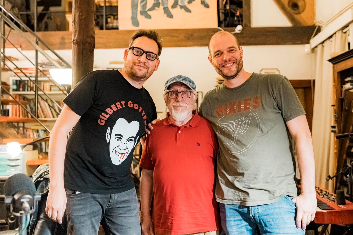 Jeanke 🩷

Tien jaar geleden trokken <a href="/Gilles_vs/">Vanschuylengilles</a> &amp; Xander naar het pittoreske Leest om het bij Jean Blaute te hebben over alles van muziek, Urbanus en Frans Bonne. We gingen terug voor het vervolg… We babbelden tussen pot en pint over de goede en de slechte dingen van het leven