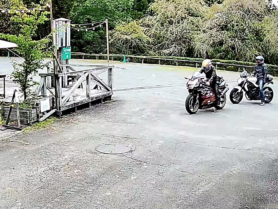 Muracafe_RVpark's tweet photo. 三連休のサイクリスト、ライダー、クラシックカーのお客様有難うございました♪村カフェタープを白にかえました！
#秩父　#小鹿野　#村カフェ　#秩父カフェ　#rvパークみどりの村 #サイクリスト　#ライダー　#秩父ツーリング　#biker #ridingteam #クラシックカー
#スプリンタートレノ　#AE86 #自転車 https://t.co/5yDGBe0kWz