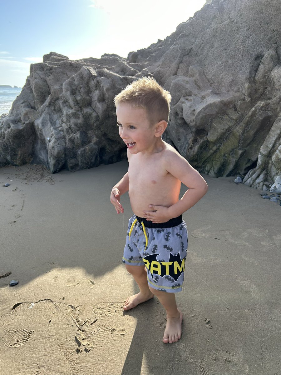 _pixie_vix_'s tweet photo. @NPontybreninPM We went to Tenby on Sunday and Roman got to splash about in the sea with his brother and sister ☺️ https://t.co/q9U9IScRnR