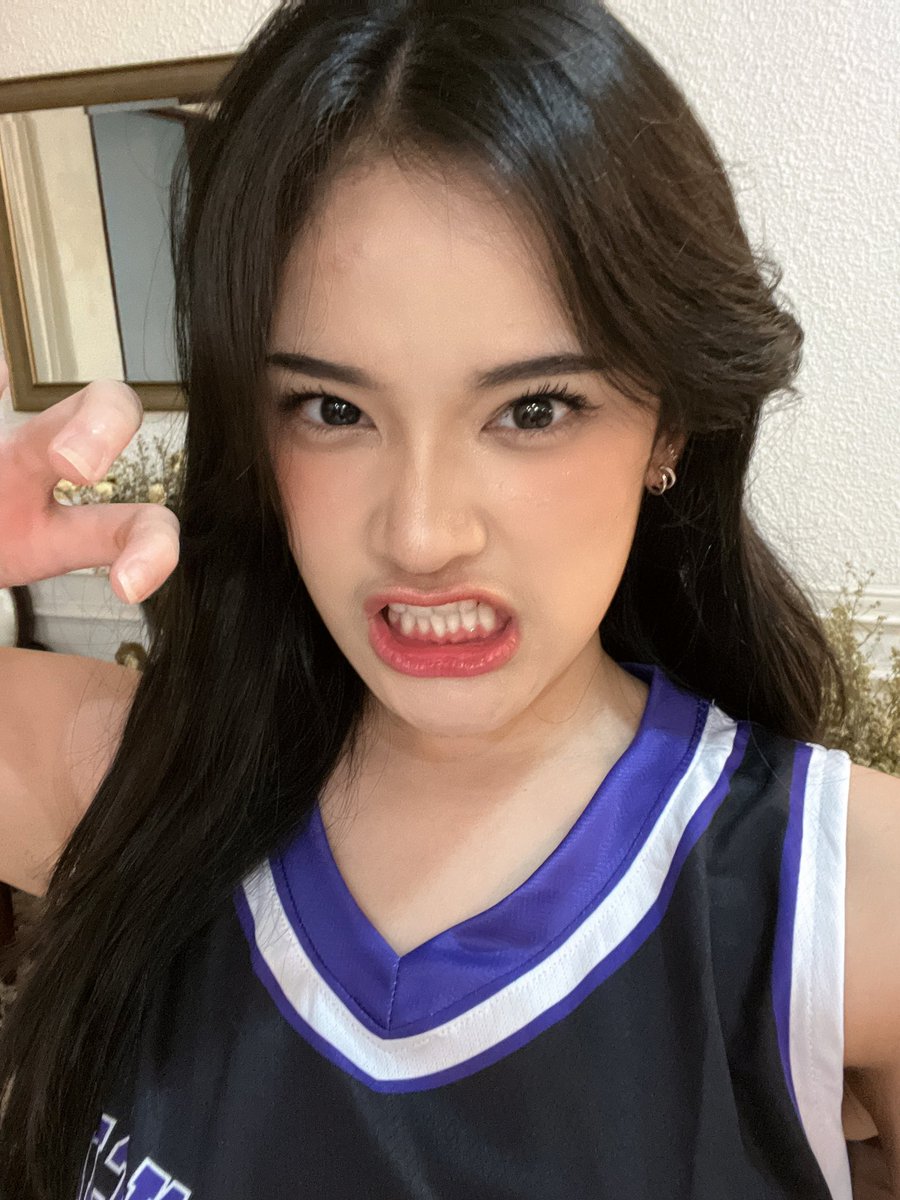 asheladz's tweet photo. gigit nih ya😠 https://t.co/ptd6uWxgbp