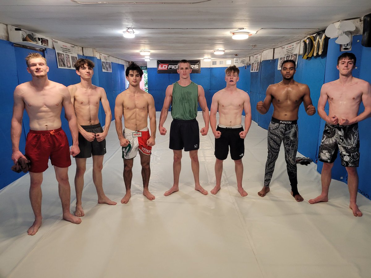 ldmma1's tweet image. Monday Morning done back at 5.00pm with MMA Fundamentals.
Then at 6.30pm MMA Team Training
#LDFighters #exetermma #devonmma #mma #mmatraining #mmafundamentals #ufceurope #mmaproteamtraining #bellatoreurope #pfleurope