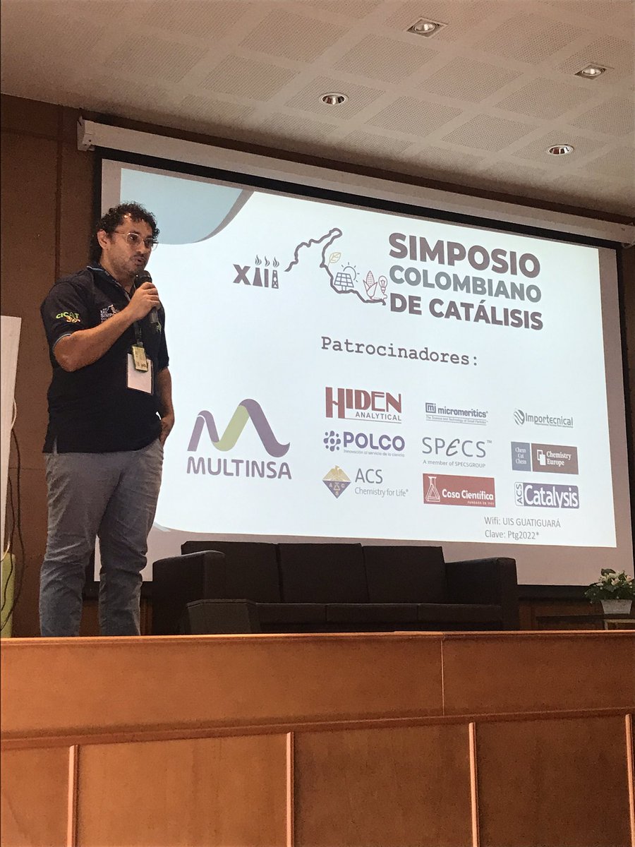 XIIISiCCat's tweet photo. Comenzamos nuestro XIII Simposio Colombiano de Catálisis con la bienvenida del profe Víctor Baldovino @vigabalme https://t.co/cy8h9huN1n