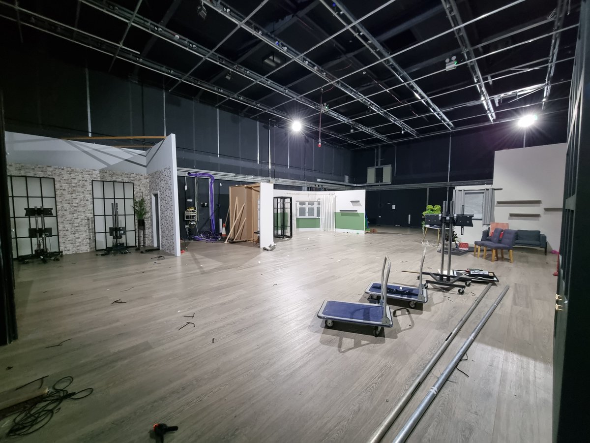 orryverducci's tweet photo. The Ideal World Peterborough studios are looking much emptier than they did last week. All the broadcast equipment is now at their new home in Feltham https://t.co/bI64Z1IidZ