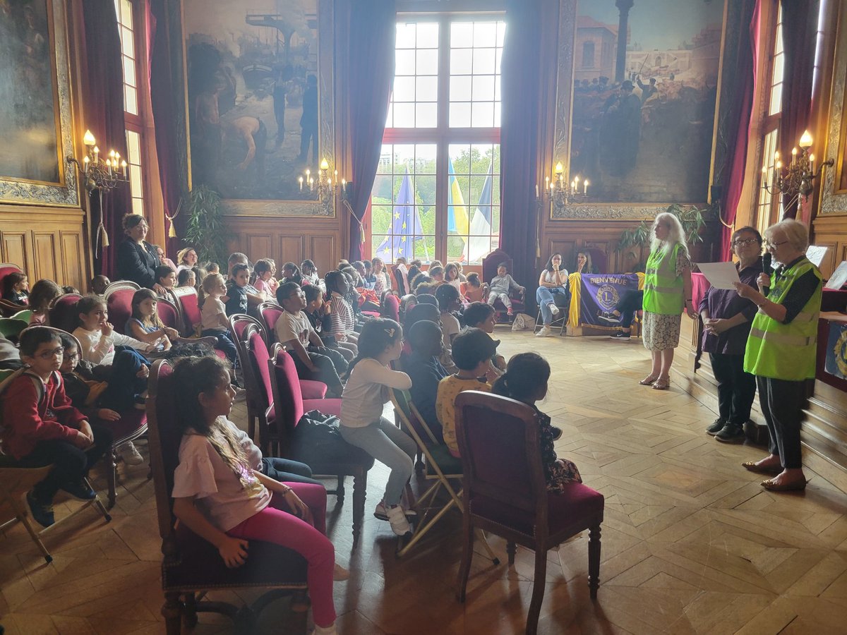 cgadet's tweet photo. Événements jeux esprit"Bridgeons entre générations"et contes organisés par l'@Academie_Paris/@Mairie19/@FF_Bridge pour la @semainebleue : 200 écoliers,seniors et étudiants ont participé.
@education_gouv 
@JohannaBasti 
#intergeneration
#seniors
#élèves
#Maths
#contes https://t.co/AFgY3Bwi8z