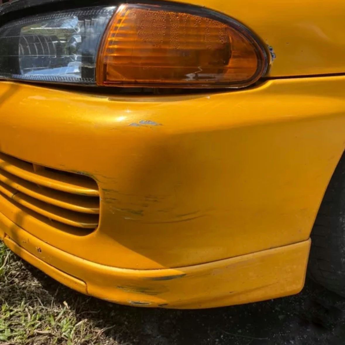 theiceraf's tweet photo. Baru tahu wujudnya benda ni, senang giler nak hilangkan kesan calar dekat kereta! Korang sapu ni jer auto kurang kesan calar, murah pulak tuhh 😭😭 https://t.co/aTFxyLb4Y3