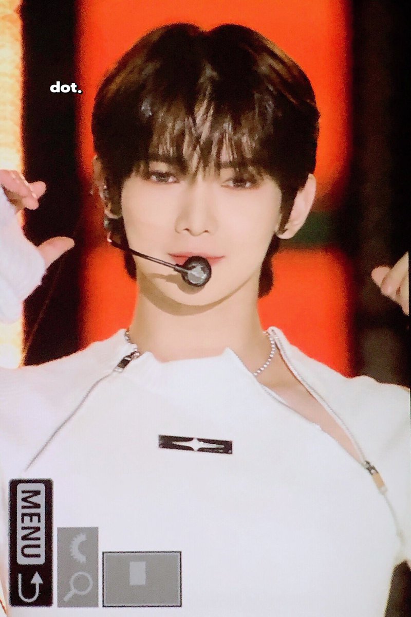 Freeindreamss's tweet photo. نگاش کنید چقد نازنازیه اخه😭
#YEOSANG #ATEEZ https://t.co/uS1VMHQD9R