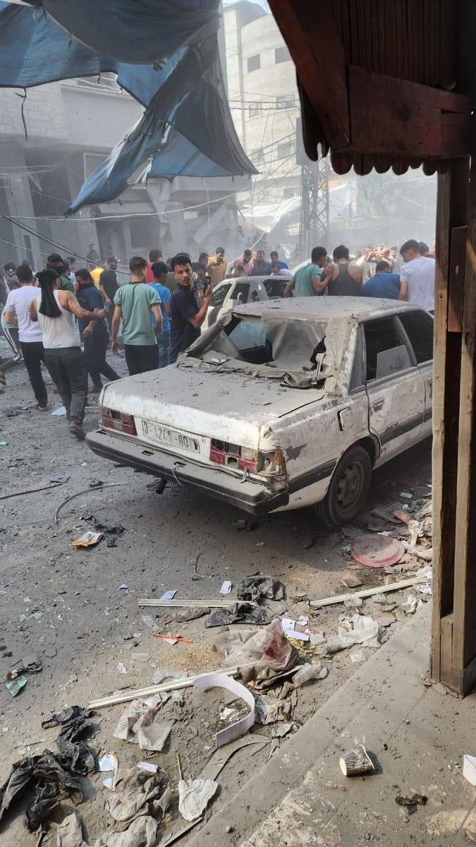 HadeelS41321613's tweet photo. BREAKING: Israeli warplanes carry out a massacre bombing a densely populated neighbourhood with missiles in Jabalia refugee camp, murdering dozens of innocent Palestinian civilians, including children and women. https://t.co/q7azoUbDnQ