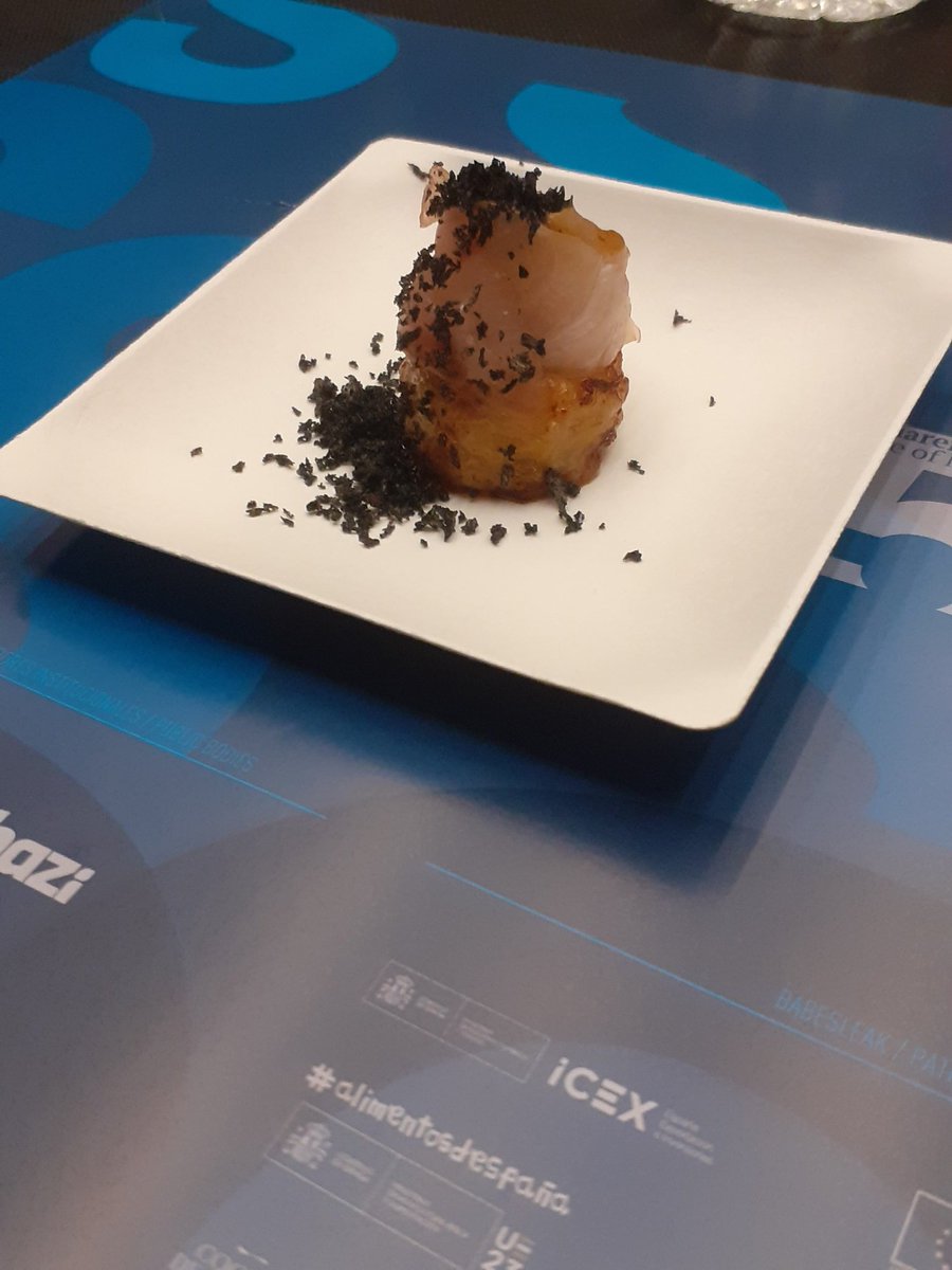 SS Gastronomika (@ssgastronomika) on Twitter photo <a href="/LienzoVlc/">Restaurante Lienzo</a> <a href="/aquanariafish/">Aquanaria</a> Platano de Canarias con corazón de lubina y alga Kombu, propuesta excitante de María José Martínez <a href="/LienzoVlc/">Restaurante Lienzo</a> <a href="/aquanariafish/">Aquanaria</a> #ssg23 #ssg25aniversario <a href="/LienzoVlc/">Restaurante Lienzo</a> <a href="/aquanariafish/">Aquanaria</a> Platano de Canarias con corazón de lubina y alga Kombu, propuesta excitante de María José Martínez <a href="/LienzoVlc/">Restaurante Lienzo</a> <a href="/aquanariafish/">Aquanaria</a> #ssg23 #ssg25aniversario