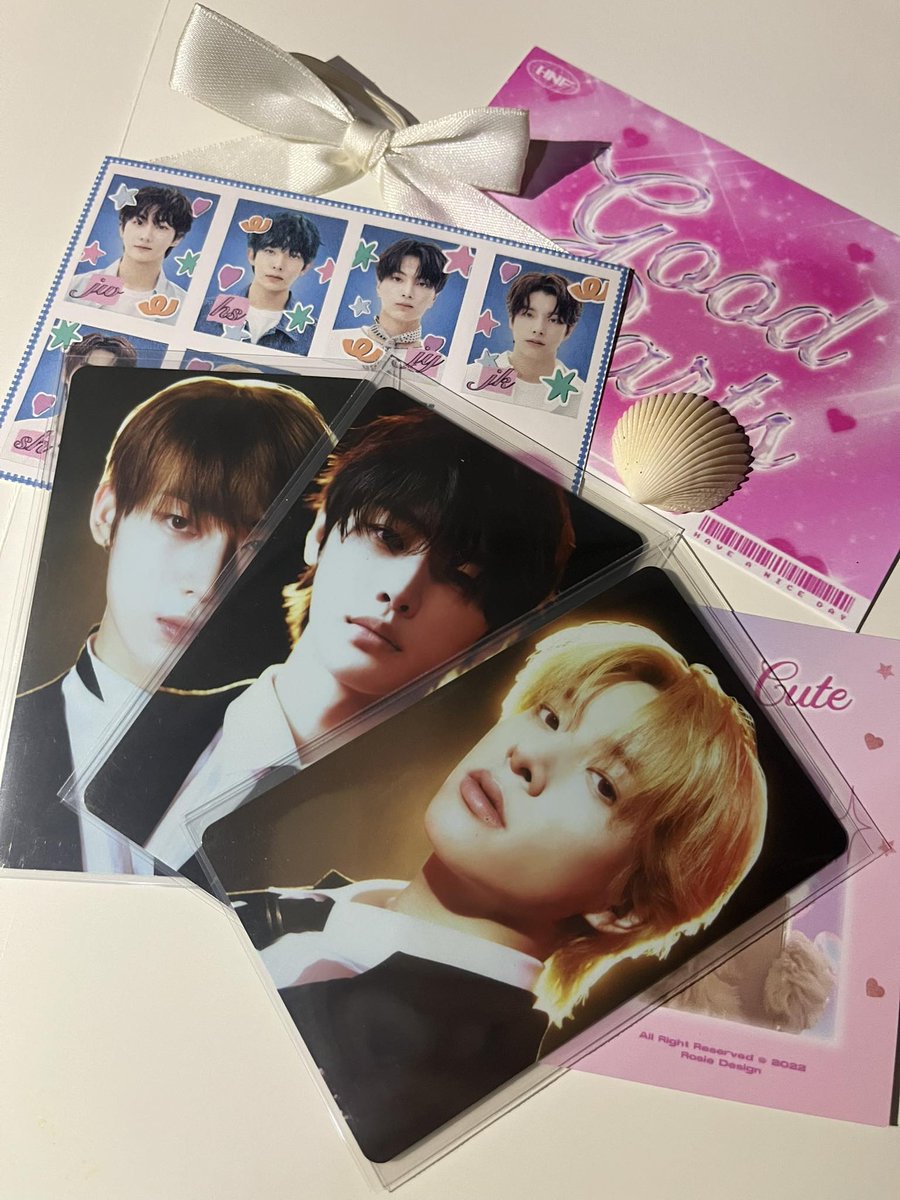 wwinarchive's tweet photo. -  𐀔  📨  love mail for linds [ 10 . 09 . 23 ]

♡ :  hello ! thank you so much po for packing the photocards safely. the packaging was vv cutiee ! also, thank you so much po for the freebies~ i really appreciate it. take care and stay safe always 🫂 !

@fyenilvr  #fyluvs https://t.co/5RV9pnScaE
