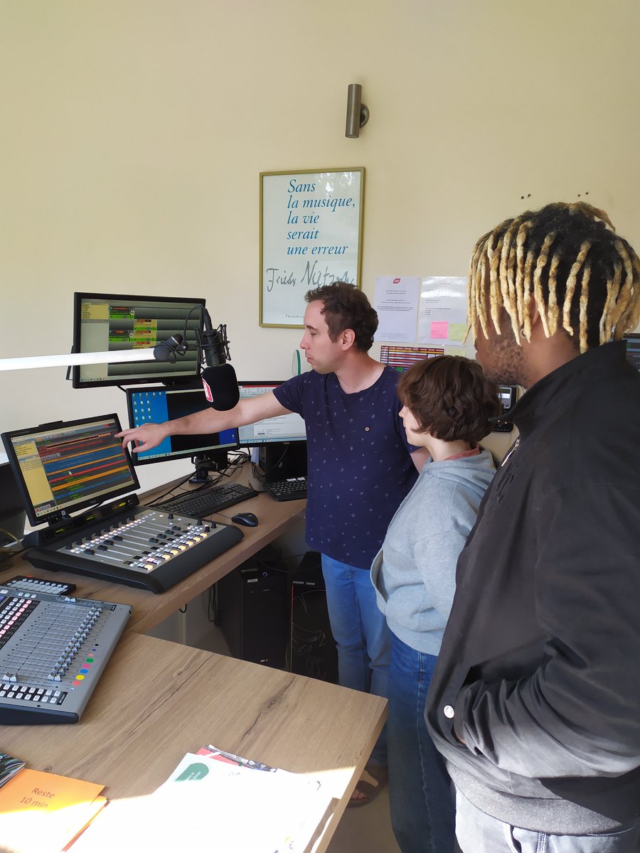 Radio Laser tweet media