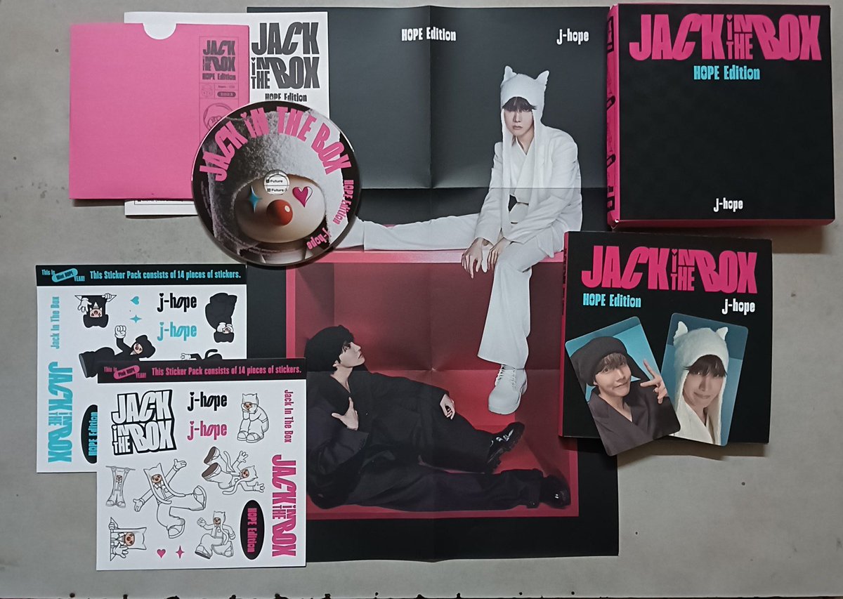 agustdssam's tweet photo. 💌: @AmiPositivity

Hobi came home !!!  My hope edition is here 😭! I'm so happy ! Tysm for @gucci_vcut &amp; @Morphynetosoul for sending it to me safely 😭🥹I'll cherish it forever ♾️💗!! . https://t.co/lUPs0Ujc1z