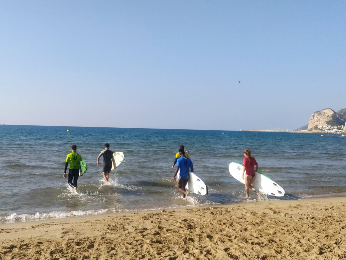 ✔️Aquest matí. Proves d'acces tècnic d'esport en surf  <a href="/esportcat/">Esports</a> <a href="/fsurfcat/">Federació Catalana de Surf</a> 
✔️27 aspirants que inicien la formació el proper cap de setmana.
Molta sort a tot@s!!
<a href="/AjCastelldefels/">Ajuntament de Castelldefels</a>