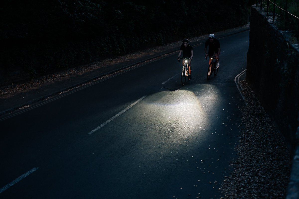 Let's have a "classy" and fun ride with #evo1700 ❤️‍🔥
🚴‍♀️🚴‍♂️⚫️&amp;⚪️
#countryride #cityride #magicshine #bikelights #safe #app #color #newarrival #battery