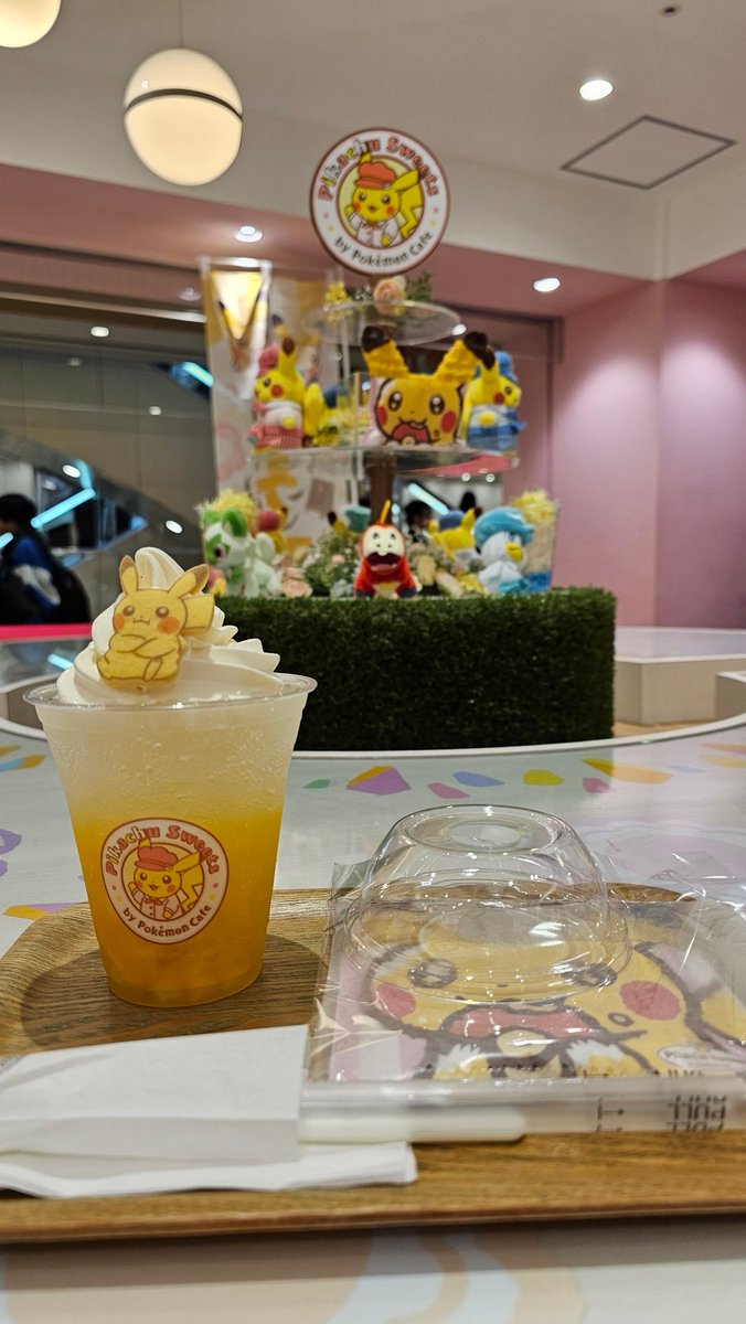 LeAine_'s tweet photo. I will be back with the Day's diary, I'm just walking a lot every day so I always end up sleepy at the end of the day 😴
Today it was shopping day before heading to Osaka tomorrow!
I got a Pika Pika drink! https://t.co/cH7WaoaZ9U
