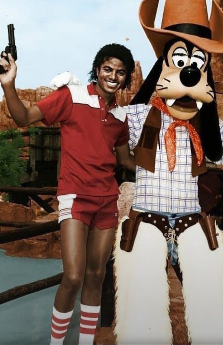 Michael Jackson and Goofy, Disneyland 1981 #MichaelJackson