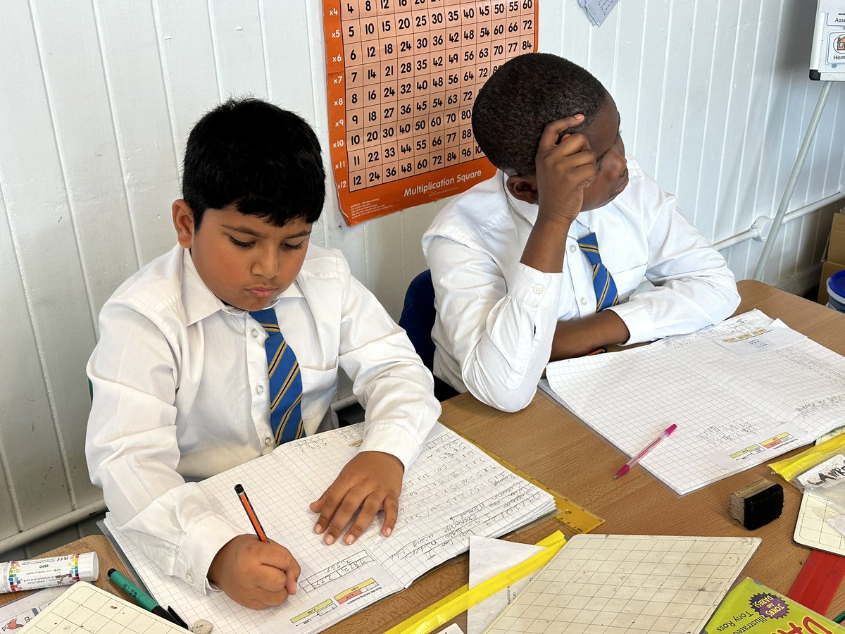 STOCSch's tweet image. 4B have been doing the column method subtraction in Numeracy this morning. They have been particularly careful
to align the numbers in their column! 💙💛➖@STOCSch @WhiteRoseEd #columnmethod