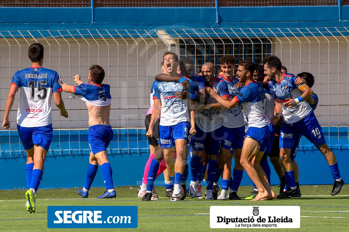 🔵La golejada del Mollerussa al Castelldefels en imatges

📸 Santi Iglesias 

#MollerussaCastelldefels
#LleidaenJoc

👉 La galeria sencera a: bit.ly/3Q9eCxk