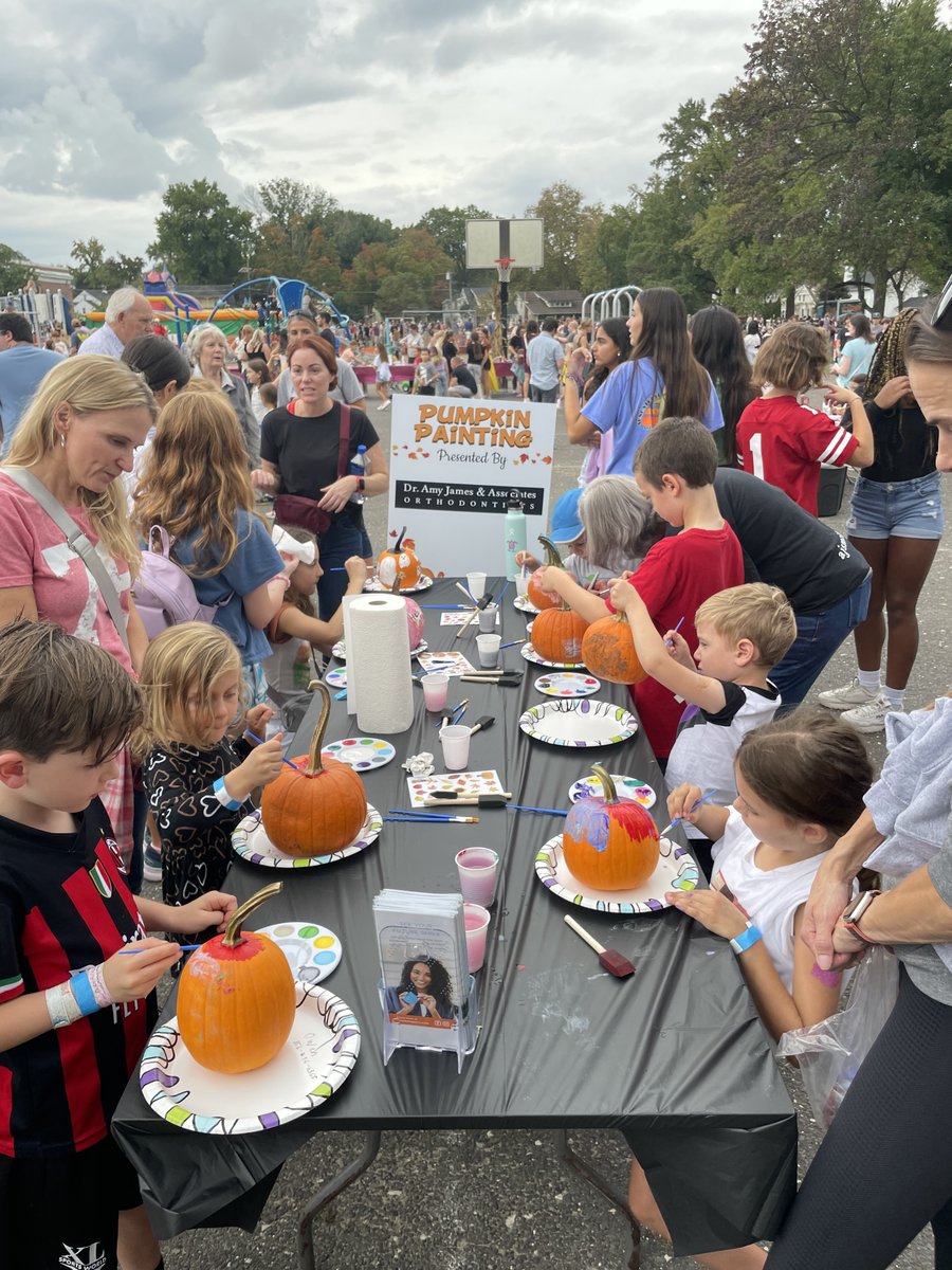 AJSmilesHF's tweet photo. We celebrated #WorldSmileDay on Friday by bringing hundreds of smiling faces to the kids (and parents) at the Lizzie Haddon Fall Fair! Our #pumpkinpainting station was complimentary for all attendees &amp; our #ajsmilesteam did an incredible job juggling the moving parts. 😀🎃🎨 https://t.co/tqfL9J7jxe