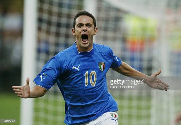 SerieA_Lawas's tweet photo. Salah satu hal yg agak aneh di sepakbola adalah lihat Filippo Inzaghi memakai jersei dengan nomor punggung 10.

Kira-kira siapa lagi pemain yang memakai nomor punggung di luar kebiasaan?? https://t.co/t9TiCGz0Hm