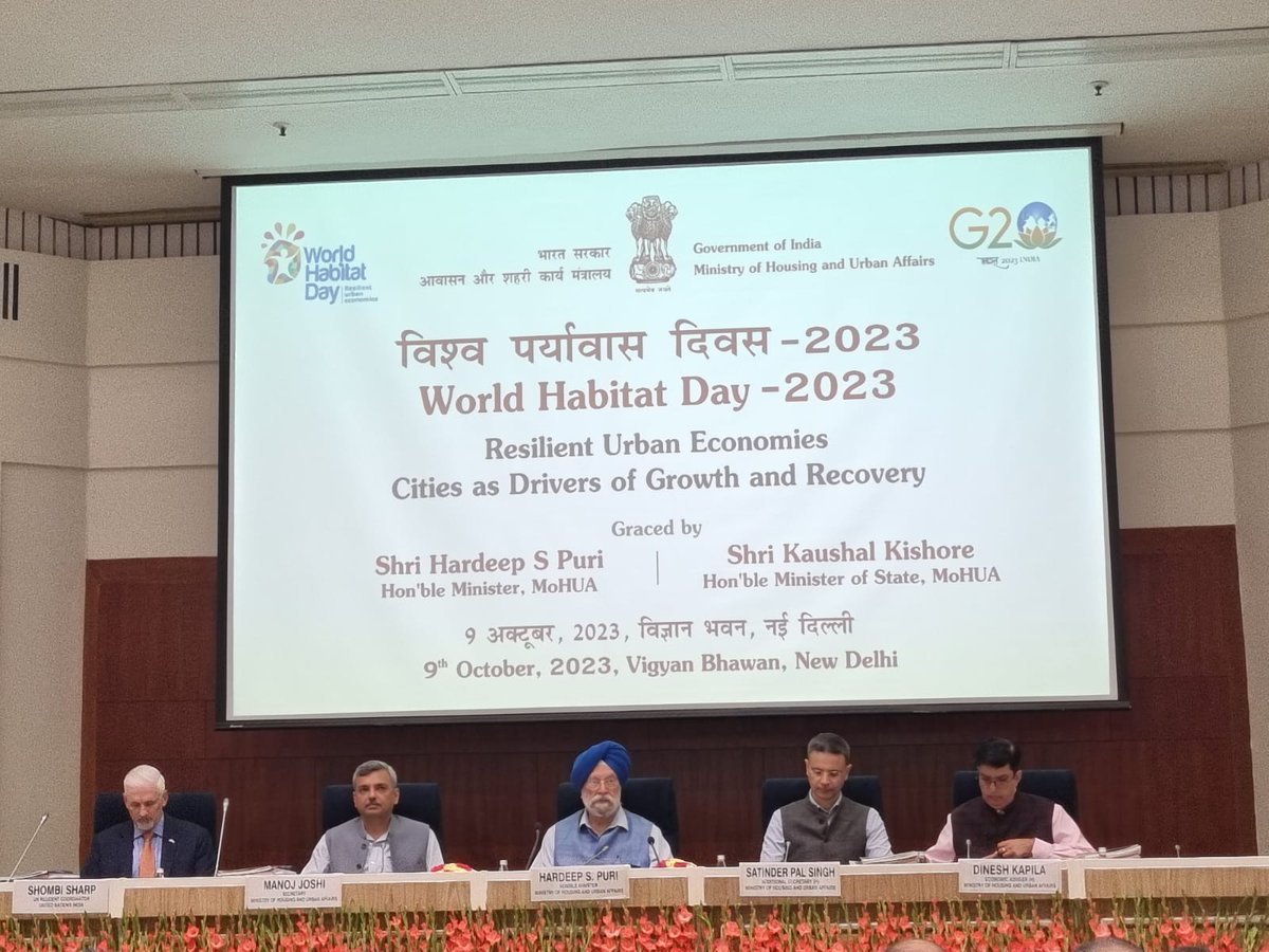 NIUA_India's tweet image. Hon&apos;ble Minister Housing &amp;amp; Urban Affairs  @HardeepSPuri inaugurated 13 publications by @NIUA_India including #CITIIS 2.0 operational guidelines at #WorldHabitatDay celebrations at Vigyan Bhawan with @Secretary_MoHUA, Add Secy SP Singh, @ShombiSharp &amp;amp; Dinesh Kaplia
@hiteshvaidya