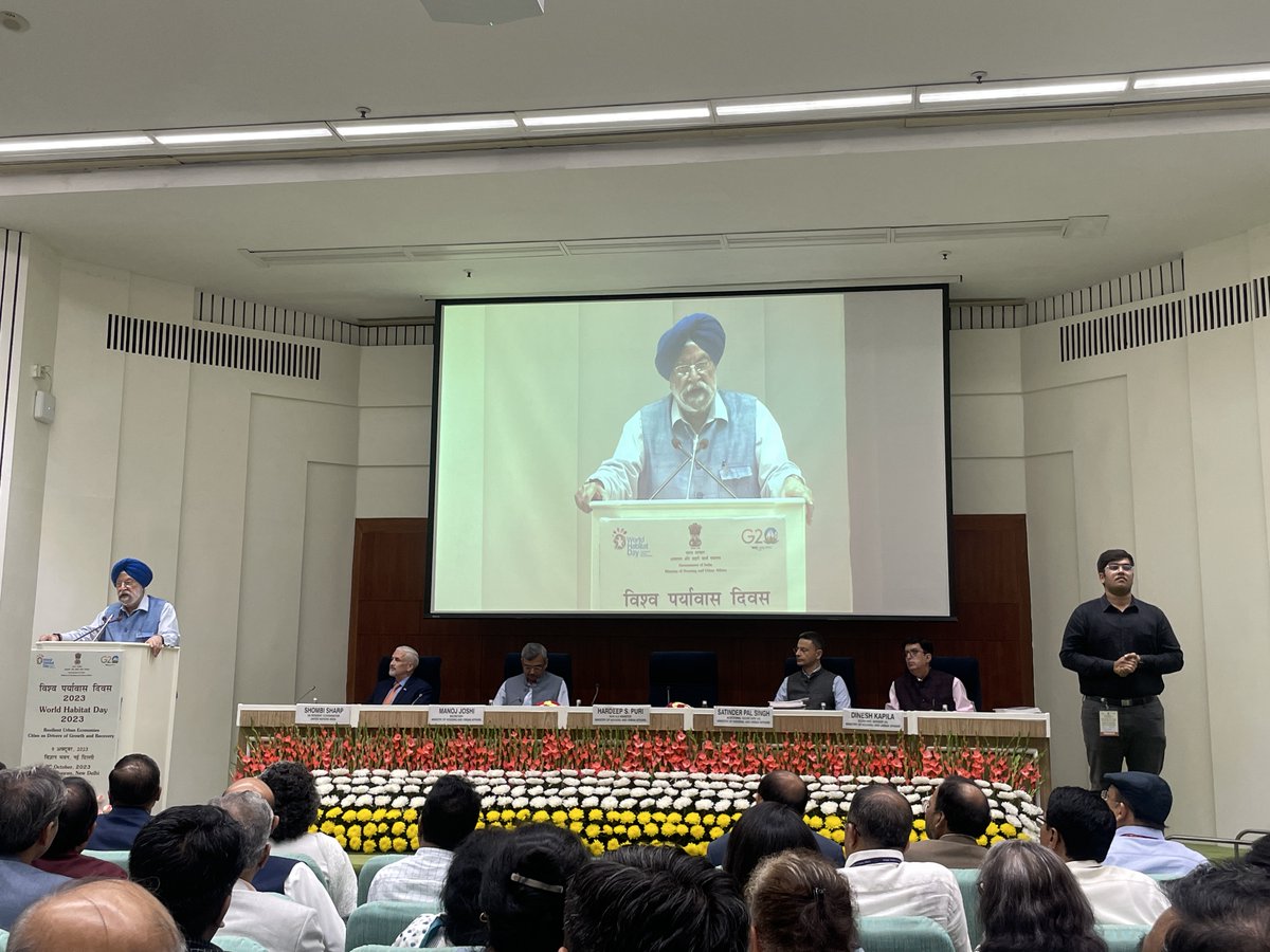 NIUA_India's tweet image. Hon&apos;ble Minister Housing &amp;amp; Urban Affairs  @HardeepSPuri inaugurated 13 publications by @NIUA_India including #CITIIS 2.0 operational guidelines at #WorldHabitatDay celebrations at Vigyan Bhawan with @Secretary_MoHUA, Add Secy SP Singh, @ShombiSharp &amp;amp; Dinesh Kaplia
@hiteshvaidya