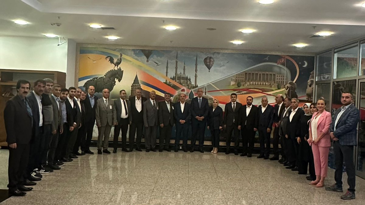 📍TBMM

Kıymetli hemşehrilerime nazik ziyaretleri için teşekkür ediyorum.
Sağ olsunlar…
<a href="/Erdalarikan12/">Erdal ARIKAN</a> <a href="/masifegundogdu/">Maşife GÜNDOĞDU</a> <a href="/EnessAslan_/">Enes ASLAN</a>