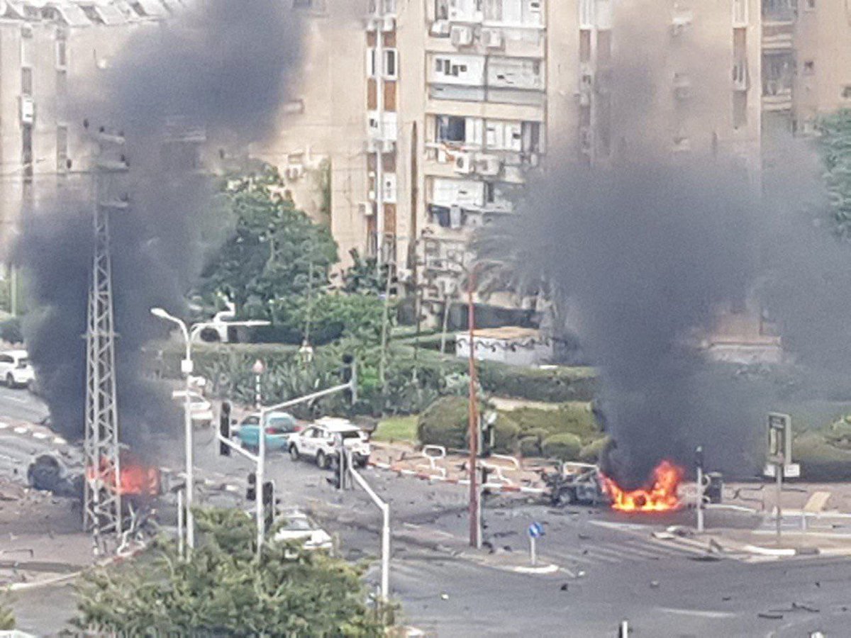 KrystianJachacy's tweet photo. Odwet rakietowy sił #Hamas na 🇮🇱 mieście #Asdot. https://t.co/i4UfPhGHj1