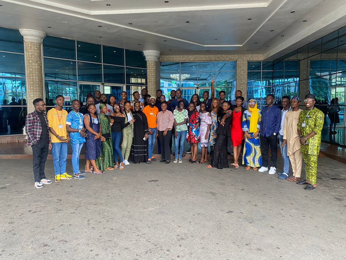 Pweenky33's tweet photo. Adolescents and young people in Nigeria at the concluded age of access to HIV services preparedness meeting.
#youngnotdeaf
#staysafe https://t.co/N8fP7shsYP