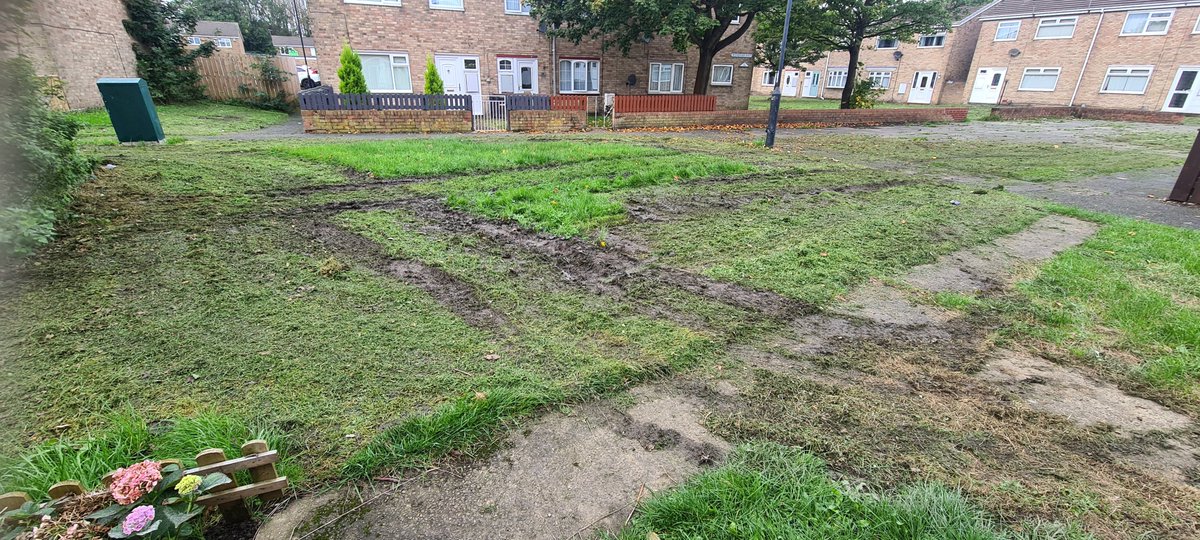 Jeanetteconroy3's tweet photo. @NTCouncilTeam this is how your grass cutters have left outside my home thismorning. I would like to know who I speak to about this as its just not acceptable!  It's not the first time they have been complaints about them https://t.co/7W5xRDhRW7