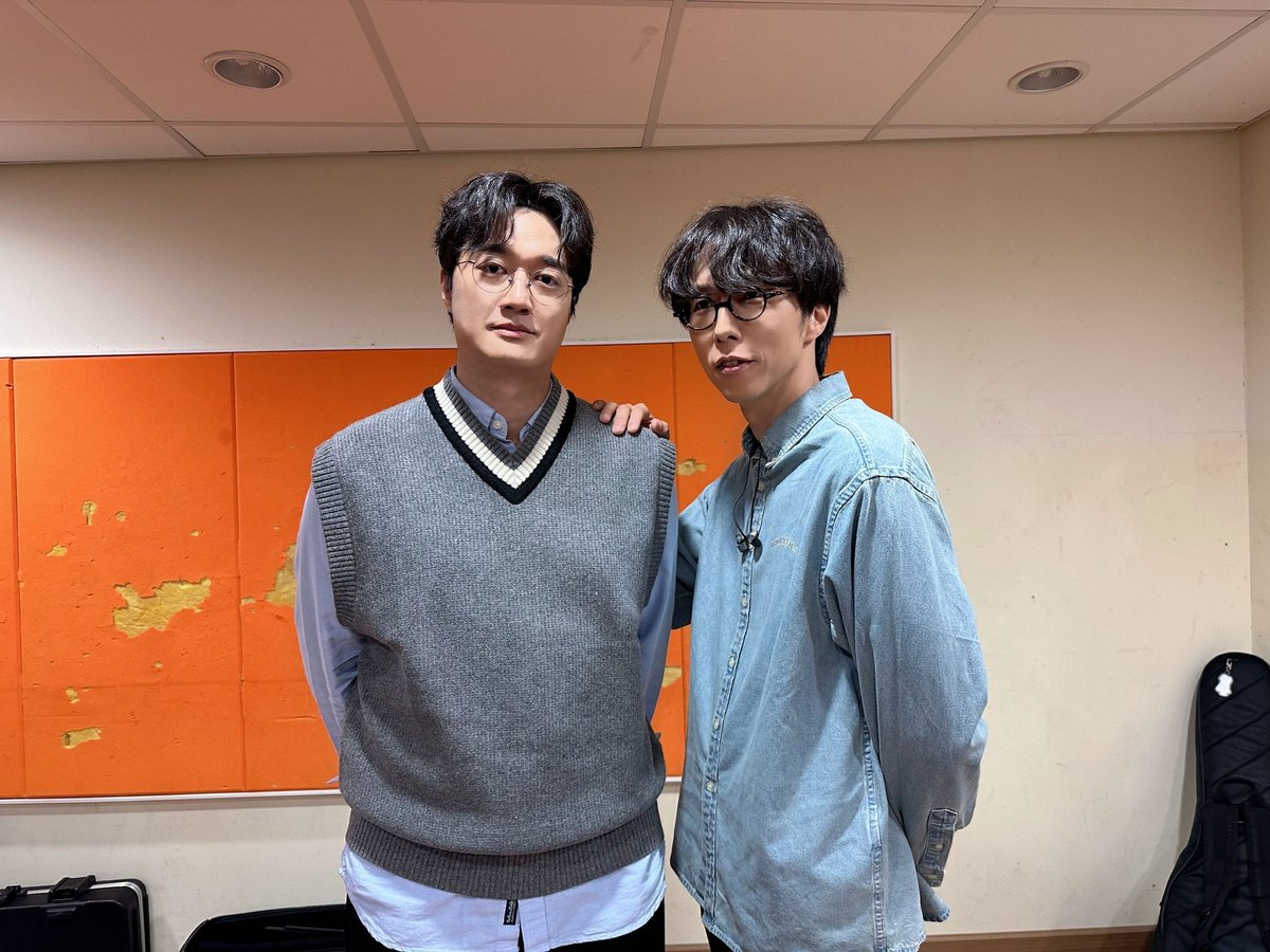 pptnzexpress's tweet image. 센스 넘치는 다채로운 포즈의 매력덩어리들 같이 봐주세요🎸😉

#페퍼톤스 #PEPPERTONES 
#신재평 #이장원 
#ShinJaePyung #LeeJangWon
#원주에브리씽페스티벌