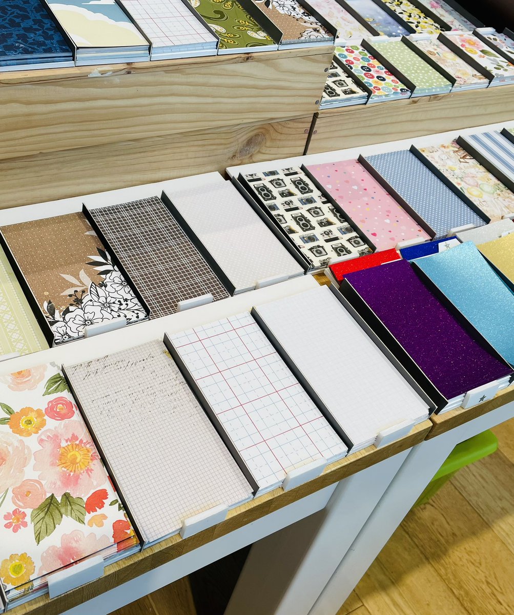 Ginza_Itoya's tweet photo. 10/6-23 #PaperHunter 便り💌
完売の柄が出て参りました
ご好評頂きありがとうございます!
まだ種類は減りません🫡
新しい柄がお目見え👀したり⁉︎
これからの皆さまもおかわり🍚の
皆さまもお待ちしてます♩
グリッド柄はノートページの
ディバイダーとしても◎
G.Itoya8階でレッツハンター https://t.co/W20bLc5Jz3