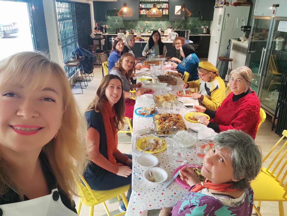 Cook, Eat & Socialise - A perfect moment to talk, share a laugh and strengthen relationships, and the food!! Absolutely delicious!!!

@TNLComFund 

 #forwomen #womenempowerment #womensupportingwomen #peertopeer #thrivingwomen #selfcare #culturalcompetence #selfawareness
