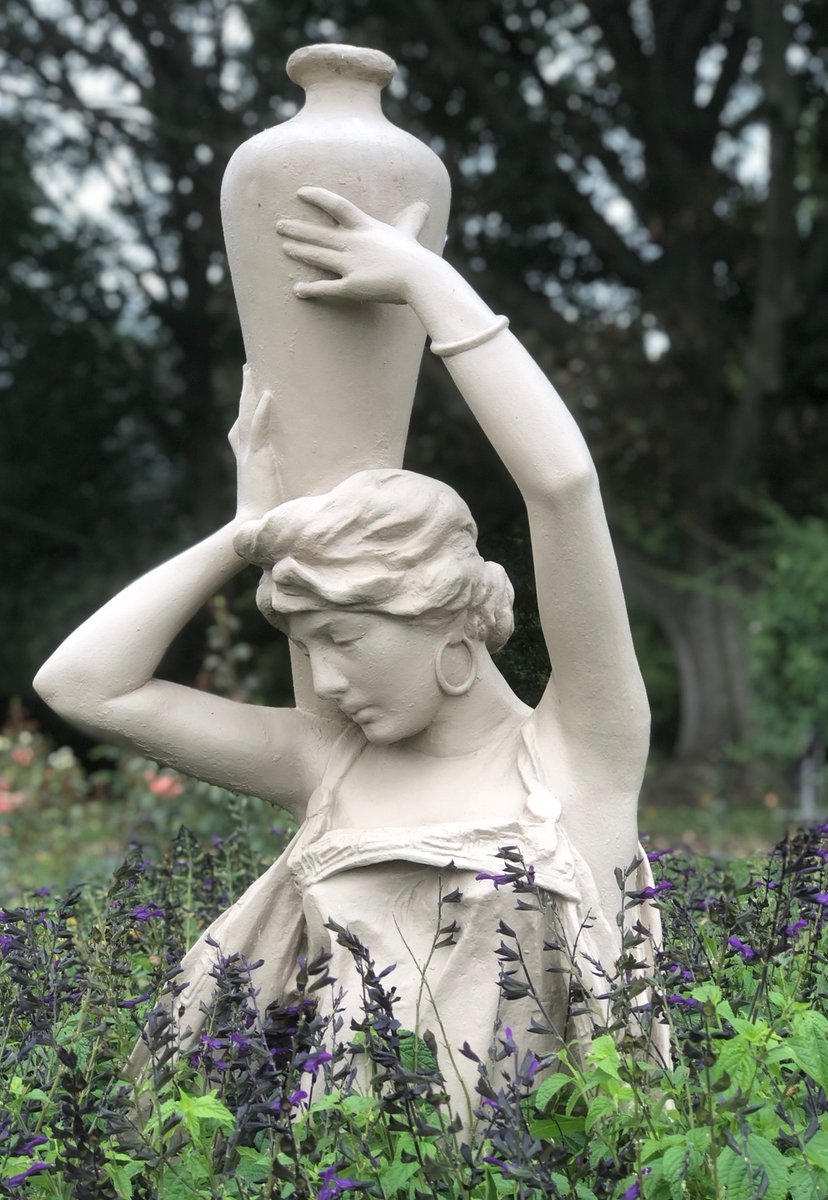 PullTheShade3's tweet image. Once you carry your own water, you will learn the value of every drop.

#WomanattheWell
#Springforth 
#LivingWater 
#OneWorldOneLight 
#PulltogetherProject