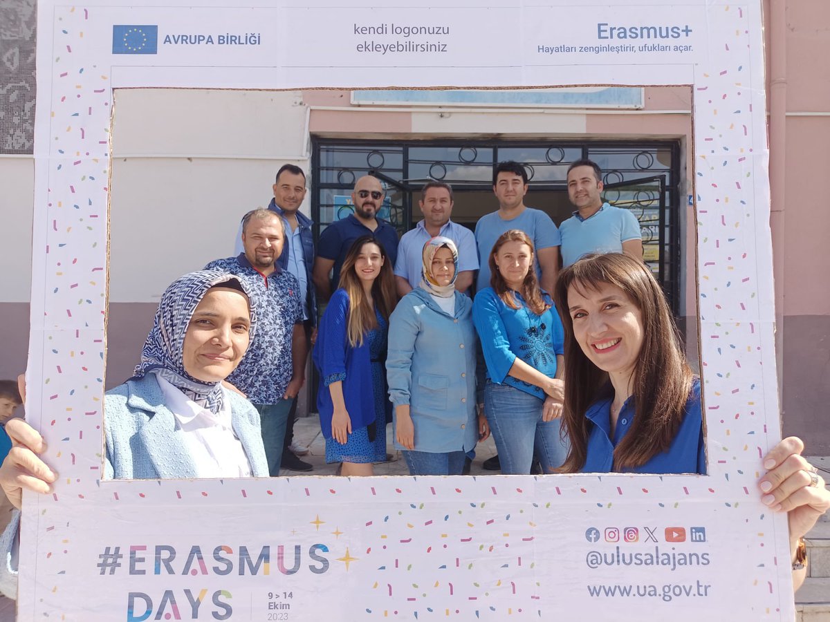 yasarkimilio's tweet photo. Erasmus days..@emre_caliskan @ArgeDenizli @YTEMEL3 @VeyselCansever @tcmeb @EUErasmusPlus @denizlimem https://t.co/tlzZeMh5op