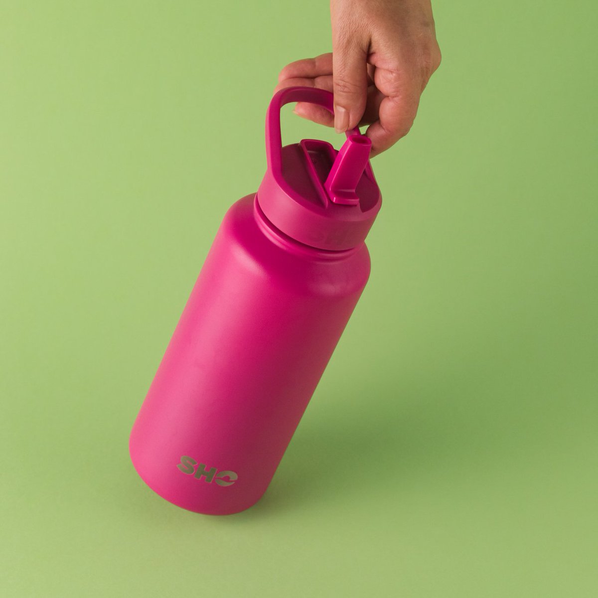 🎉 Introducing our brand new water bottle!! The Guzzler 🎉

shoreusable.com/products/sho-g…